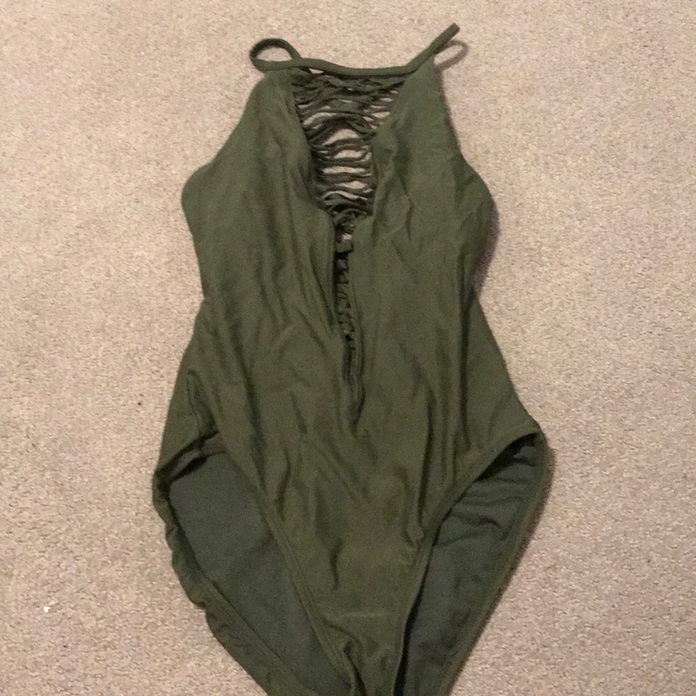 ONE PIECE SWIMSUIT